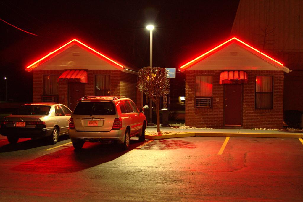 Mounts Motel Lawrenceville Kültér fotó
